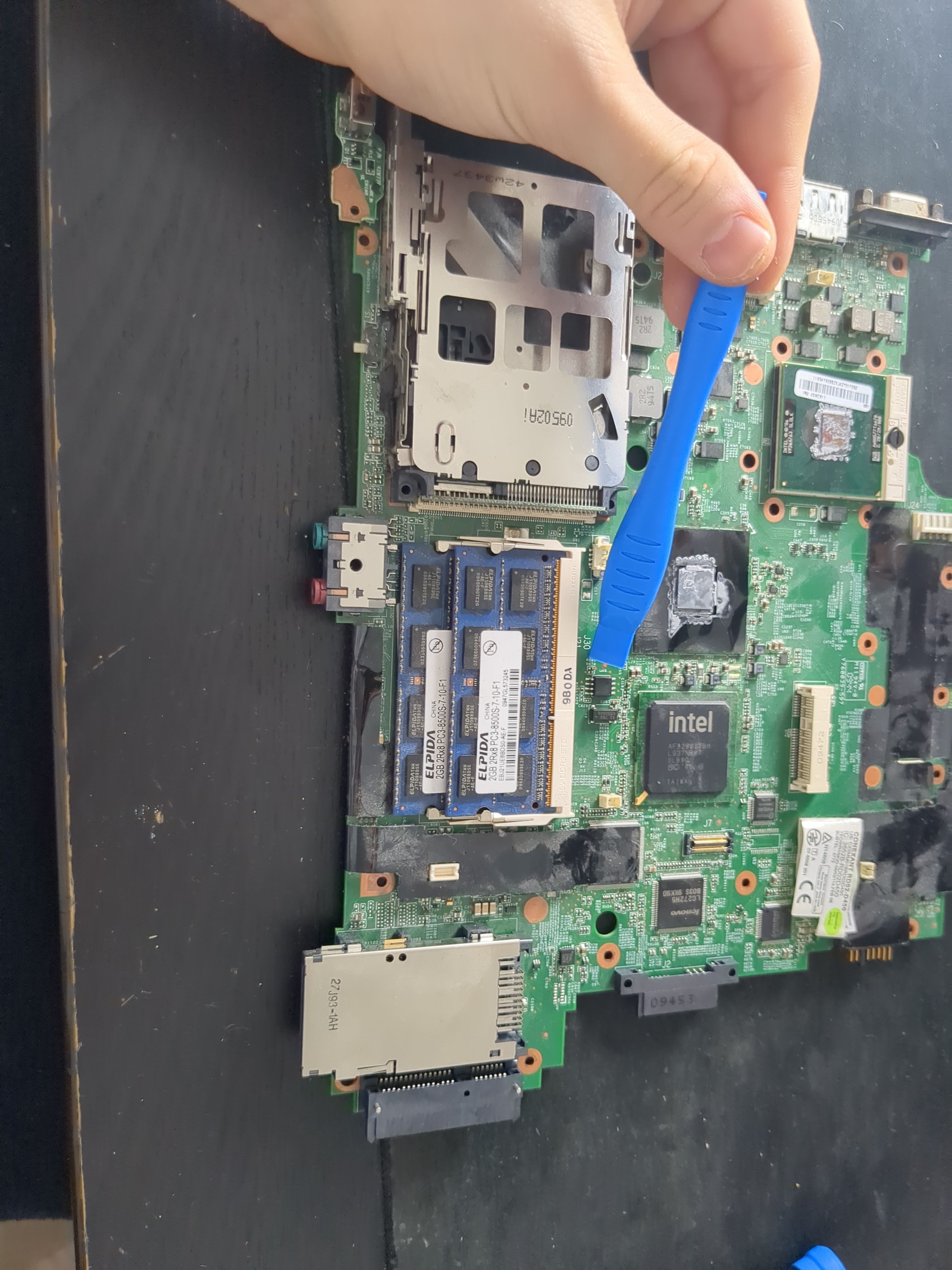 location of SOIC8 chip on the motherboard